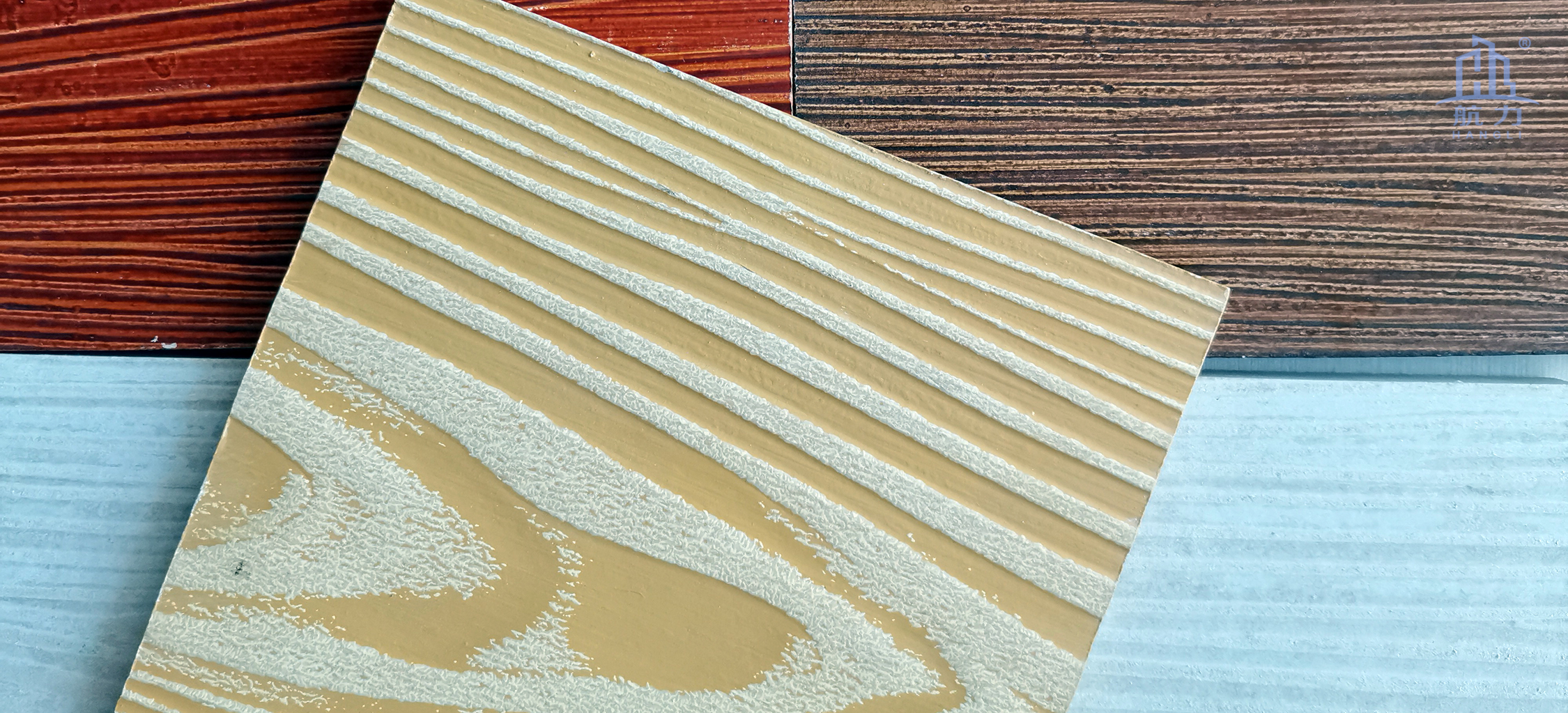 木紋水泥板以100%無石棉水泥板為基材，采用先進生產工藝制成，具有逼真的木紋紋理效果